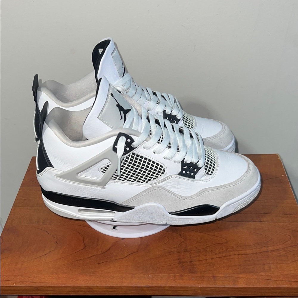 Jordan 4 “Military Black” White Black-Neutral Grey 
 Black and White Sneakers - Picture 7 of 8